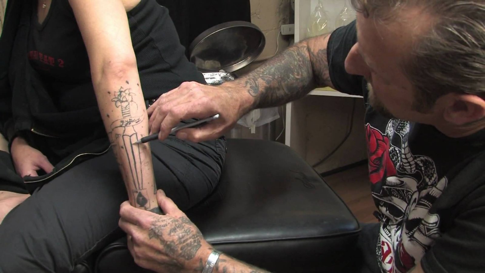 How to Make a Homemade Tattoo Gun In 10 Simple Steps